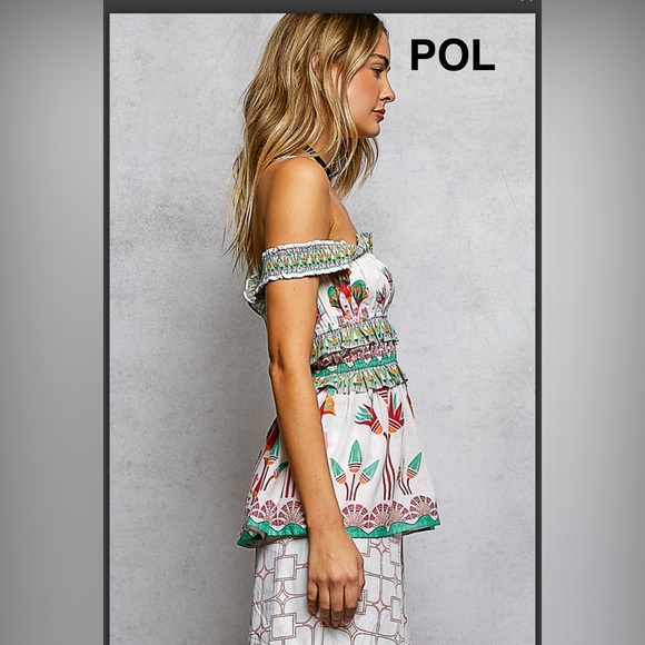 BP235-12🤍💚POL pretty on or Off-Shoulder White Floral Smocked Peplum Top-gorg ! - Picture 3 of 7